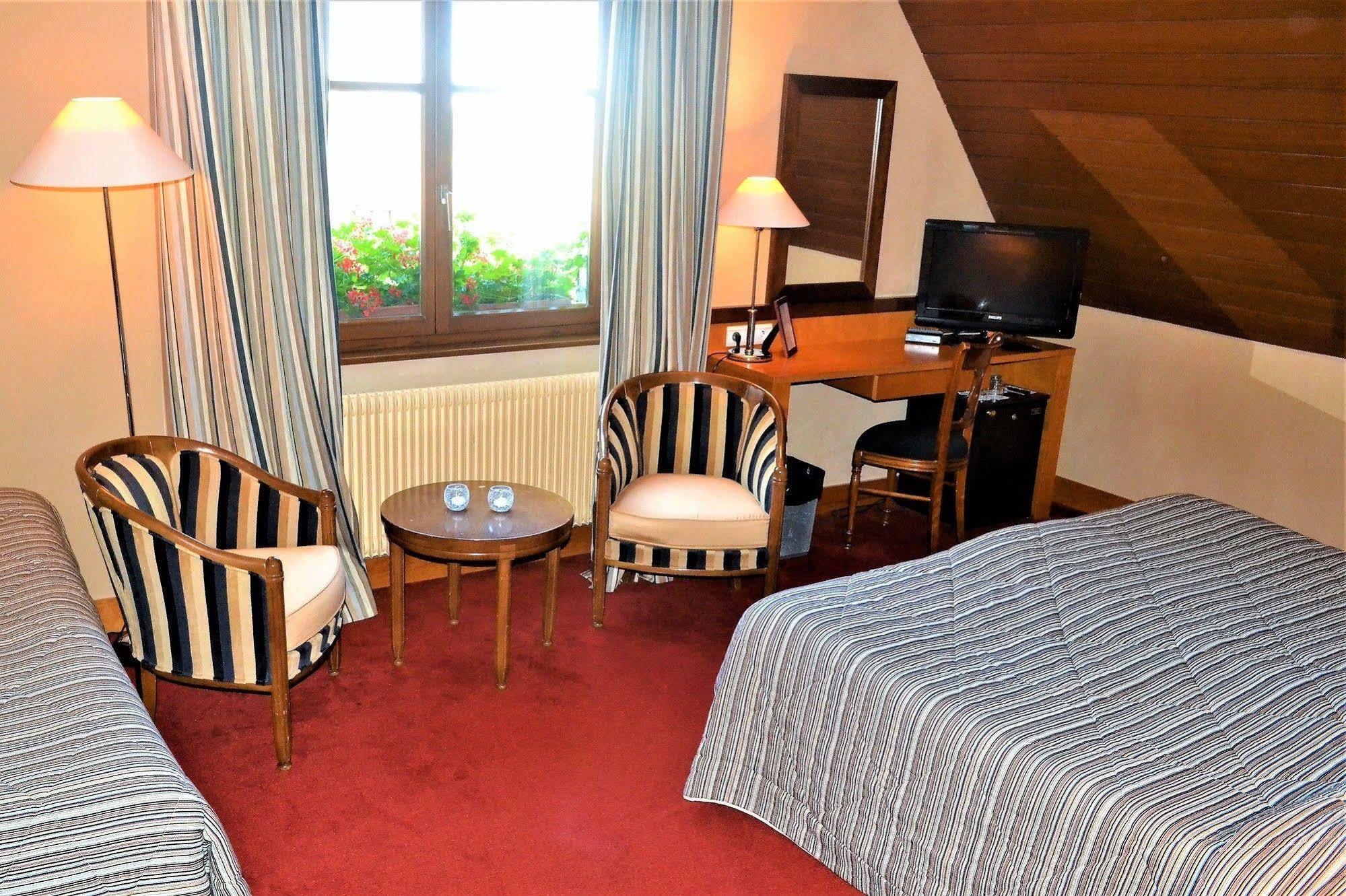 Hotel Aux Chants Des Oiseaux Ottrott Exterior foto